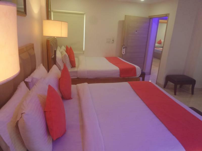 Hotel Wti Airport Grand Delhi Nueva Delhi Exterior foto